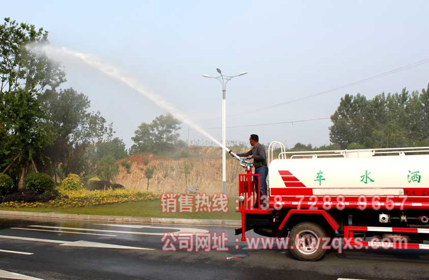 福田時(shí)代3噸灑水車綠化高炮圖片.jpg